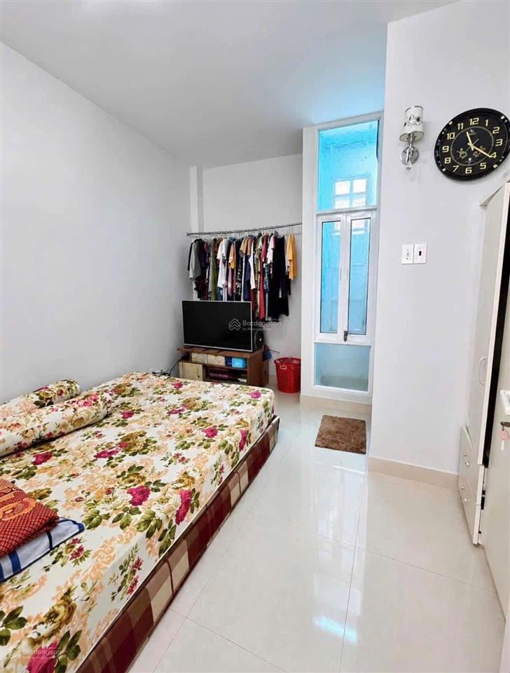 Bán gấp  gần bưu điện bình chánh  900tr