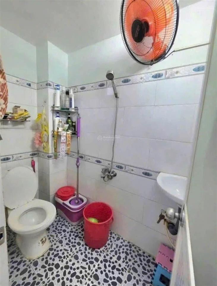 Bán gấp  gần bưu điện bình chánh  900tr