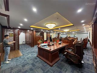 Cho thuê mặt bằng kinh doanh , văn phòng phố trần thái tông , dịch vọng hậu 189m mặt tiền 11m