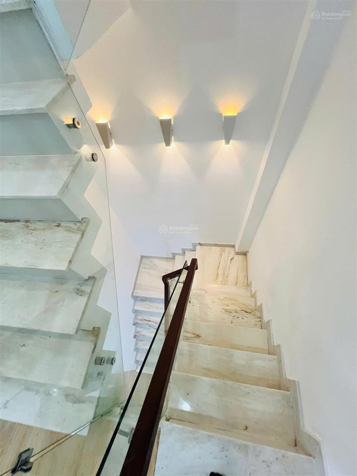 Bán nhà riêng tại cách mạng tháng tám, 8,99 tỷ, 36m2, 3pn, 3wc, q3, hcm