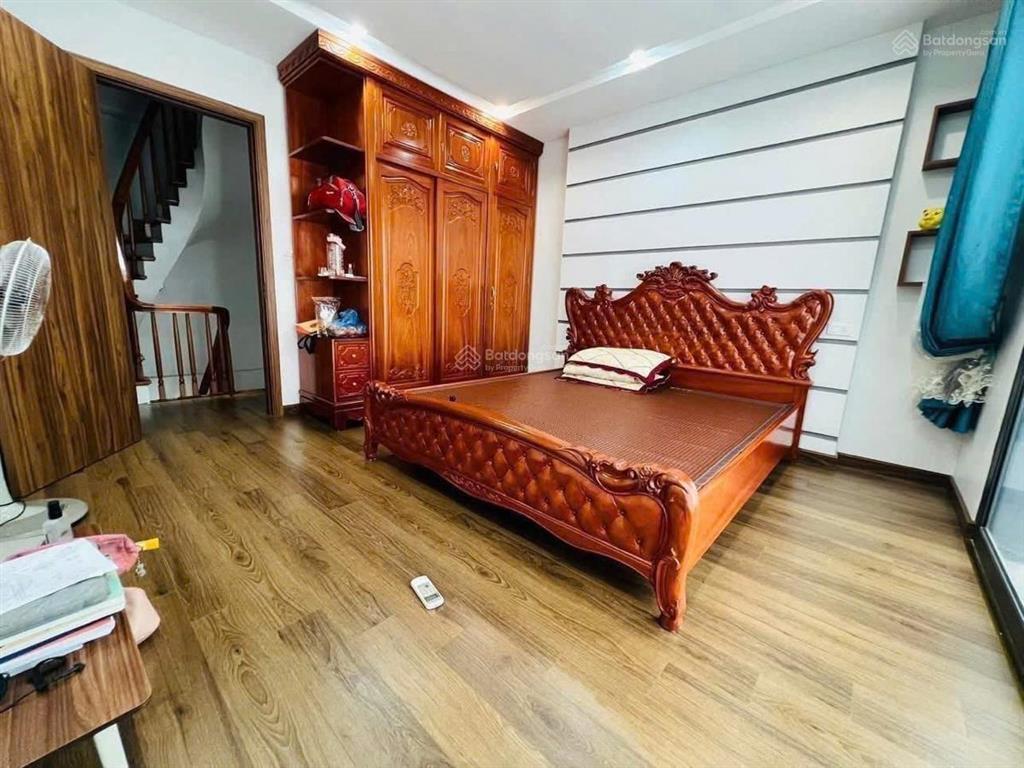 Gấp ! bán nhà trung kính, ngõ ba gác, gần ô tô, trước nhà 3m, ở hoặc kinh doanh, thoáng, 52mx5t