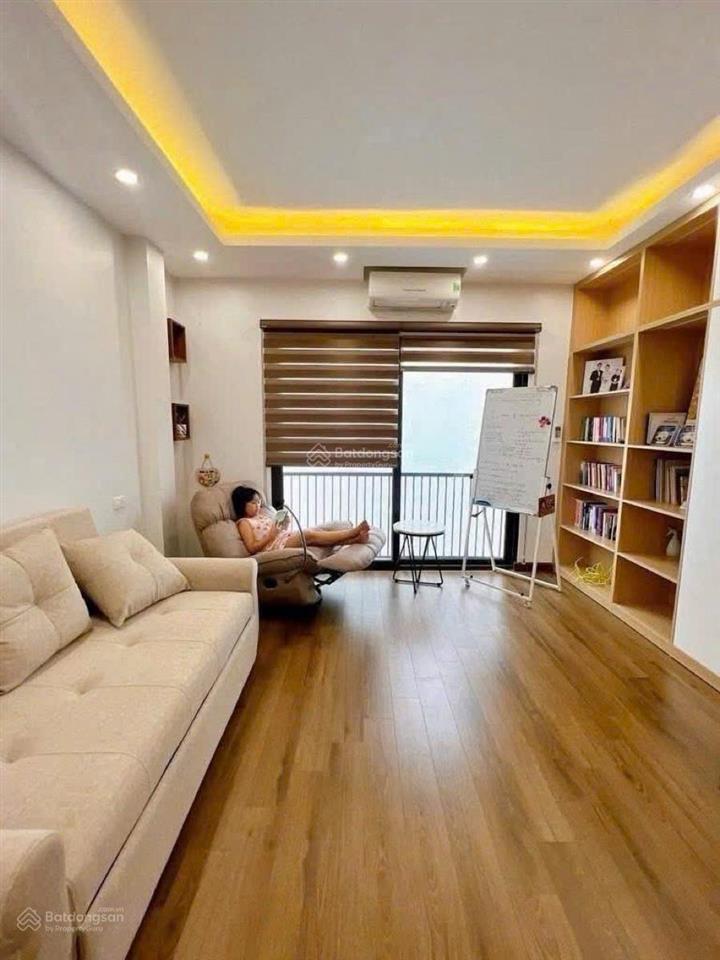 Gấp ! bán nhà trung kính, ngõ ba gác, gần ô tô, trước nhà 3m, ở hoặc kinh doanh, thoáng, 52mx5t