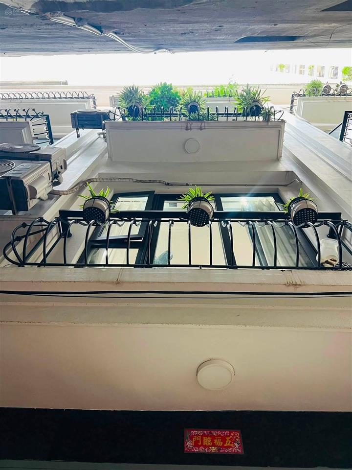 Hiếm gấp! 7 tỷ nhà cầu giấy, gần ô tô, ngõ ba gác, 3pn đủ công năng, 2 thoáng không qh