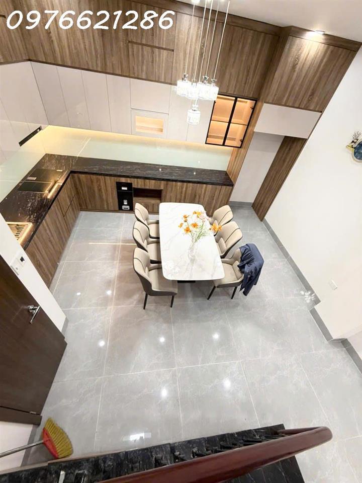 Bán nhà NGỌC LÂM-DT: 50m2 – FULL ĐỒ – TRUNG TÂM LONG BIÊN – GIÁ 12.X TỶ (x tiểu học)