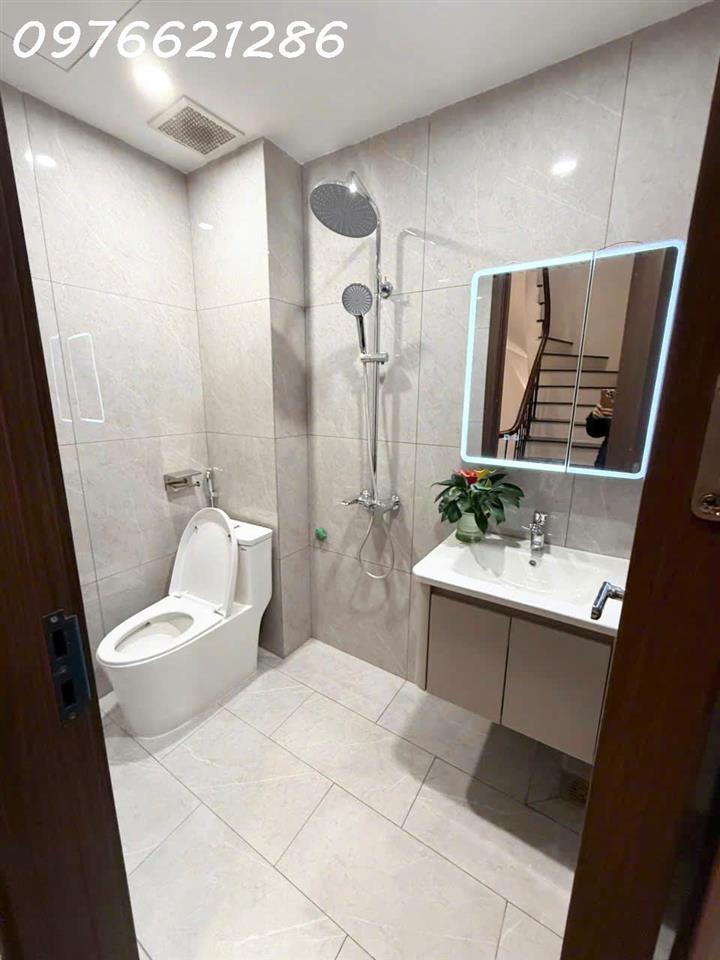 Bán nhà NGỌC LÂM-DT: 50m2 – FULL ĐỒ – TRUNG TÂM LONG BIÊN – GIÁ 12.X TỶ (x tiểu học)