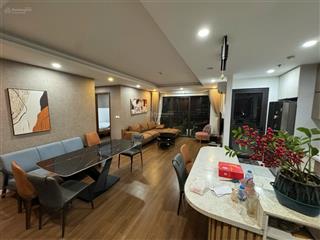 Giảm sốc. căn 3 ngủ, 2 vệ sinh, thông thủy 99m, đủ nội thất giá 7.4 tỉ