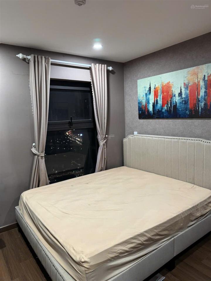 Giảm sốc. căn 3 phòng ngủ, 2 vệ sinh, thông thủy 99m2, đủ nội thất giá 7.3 tỷ