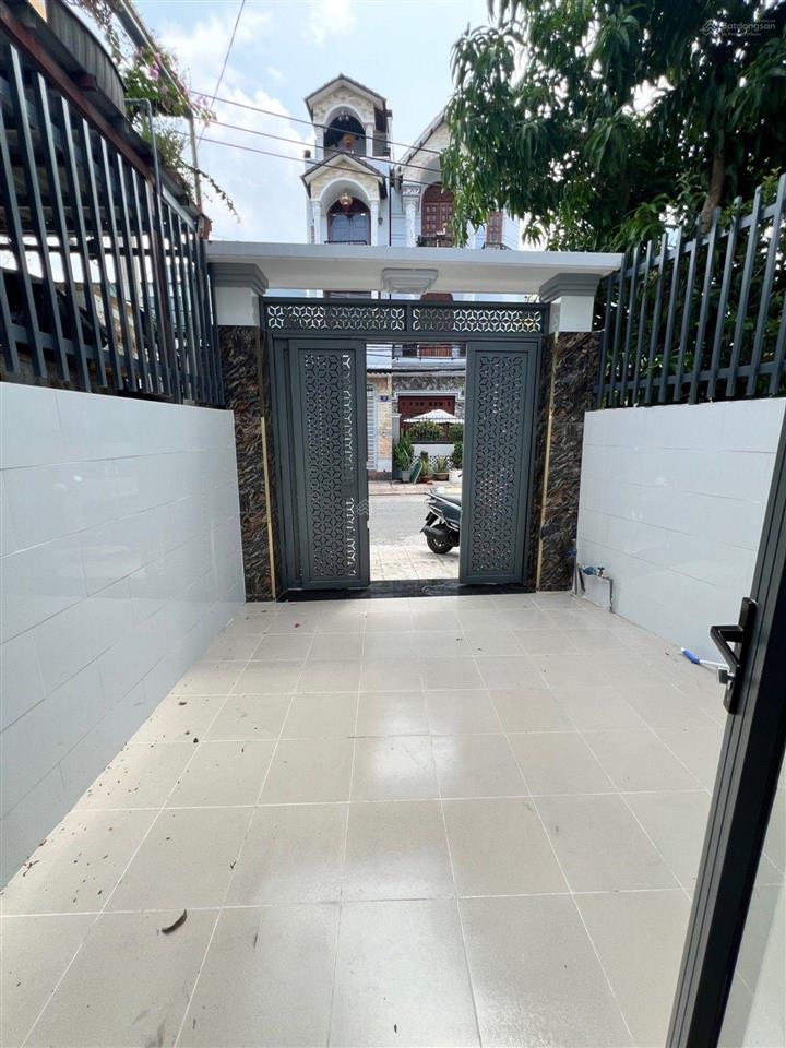 Bán nhà mặt tiền ngay chợ mai hắc đế, 51m2, 4pn, 3wc, mặt tiền rộng 4m, hàng xóm võ văn kiệt