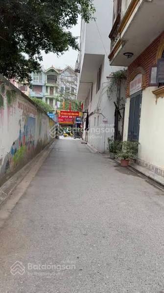 Bán nr 2pn, 1wc, nguyễn văn cừ, p. gia thụy, q. long biên. không qua trung gian.