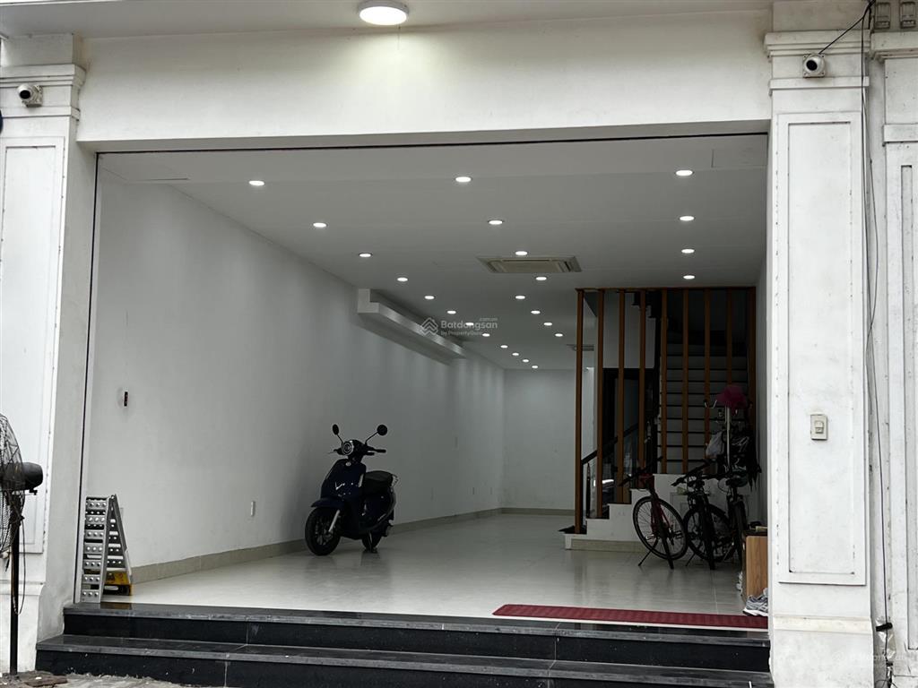 Cho thuê mặt bằng kinh doanh tầng 1, trục chính (đường trước nhà 30m) đường đôi kđt vân canh