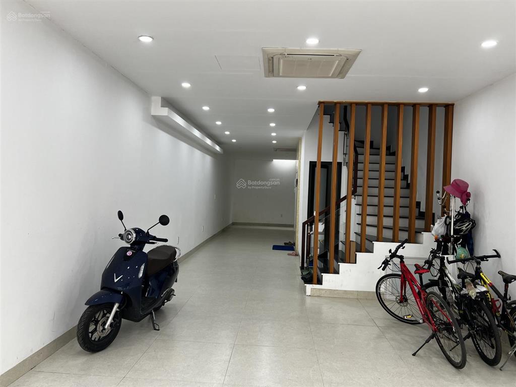 Cho thuê mặt bằng kinh doanh tầng 1, trục chính (đường trước nhà 30m) đường đôi kđt vân canh