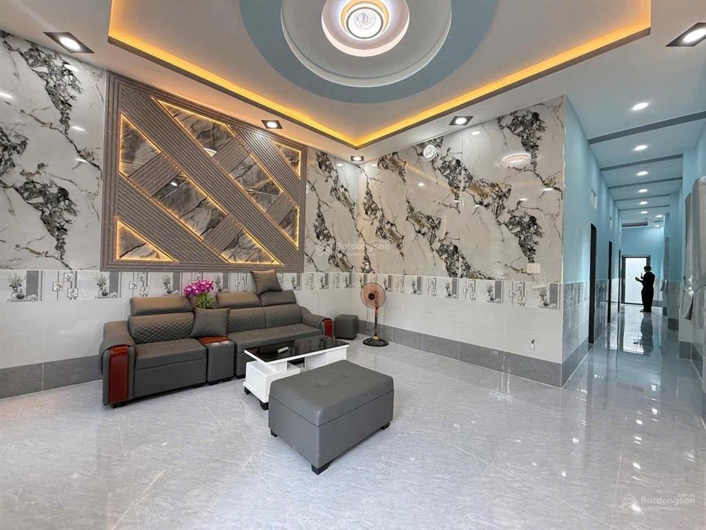 Cần bán gấp nhà cấp 4 diện tích khủng cách chợ hưng long 5p di chuyển full thổ cư