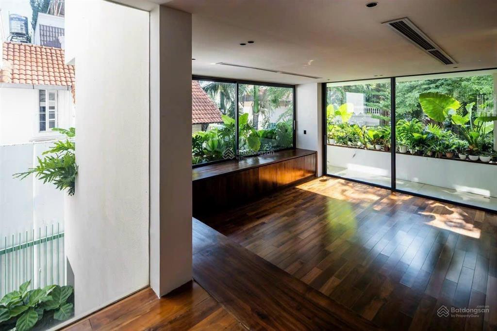 Cho thuê bt 5pn giá tốt 135 triệu, 296m2 tại nguyễn văn hưởng, thảo điền, thủ đức