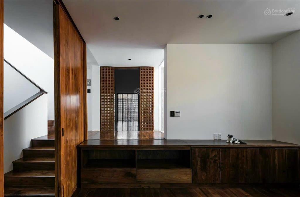 Cho thuê bt 5pn giá tốt 135 triệu, 296m2 tại nguyễn văn hưởng, thảo điền, thủ đức