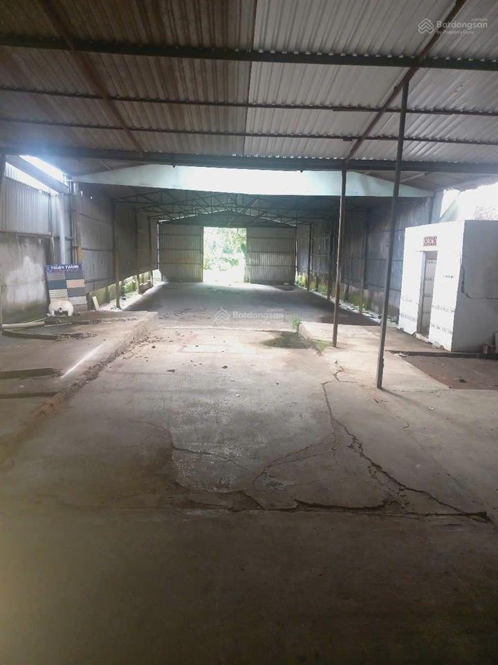 Bán kho xưởng mặt tiền kinh doanh dt741
dt  10 x 81m thổ cư  200m2