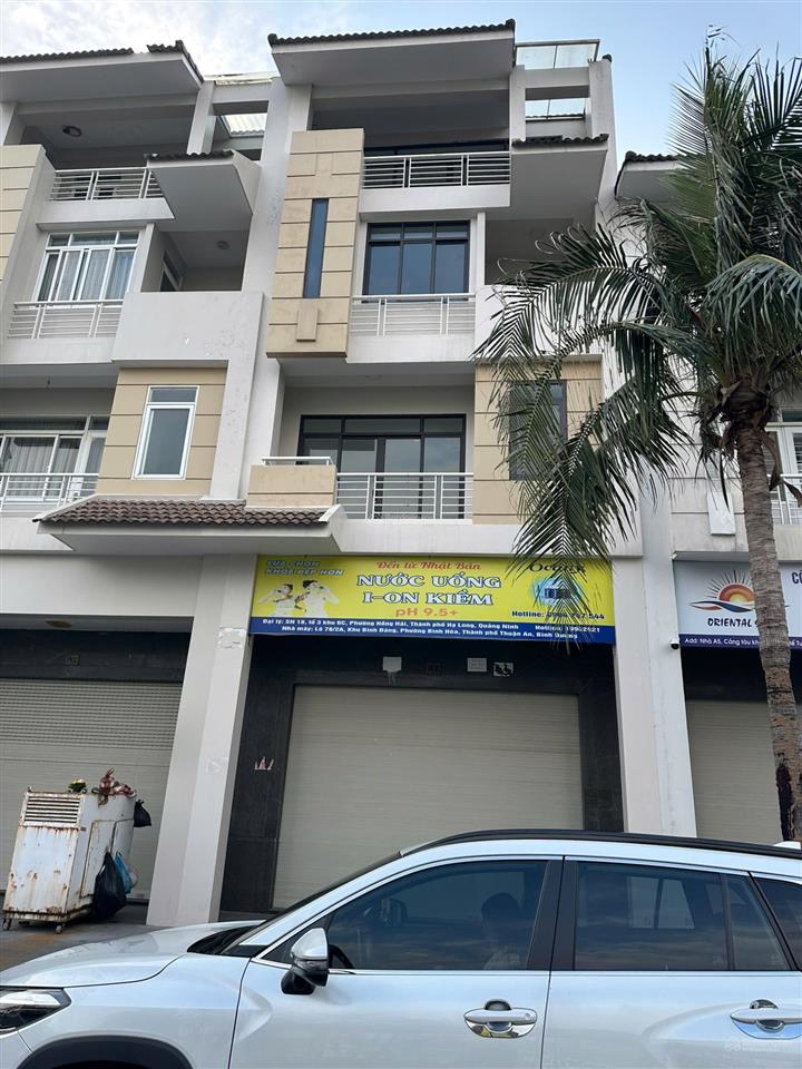 Bán căn shophouse mặt biển bến du thuyền, ngay sát cảng tàu khách, diện tích sàn 81m2