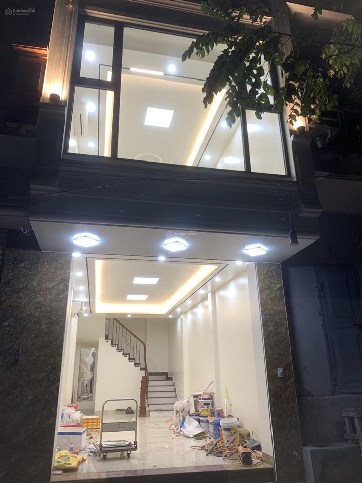 Chính chủ cho thuê nhà nguyên căn 5 tầng mặt phố ngọc thuỵ