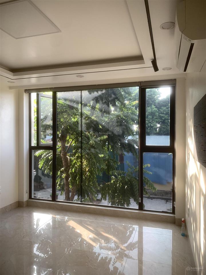 Chính chủ cho thuê nhà nguyên căn 5 tầng mặt phố ngọc thuỵ