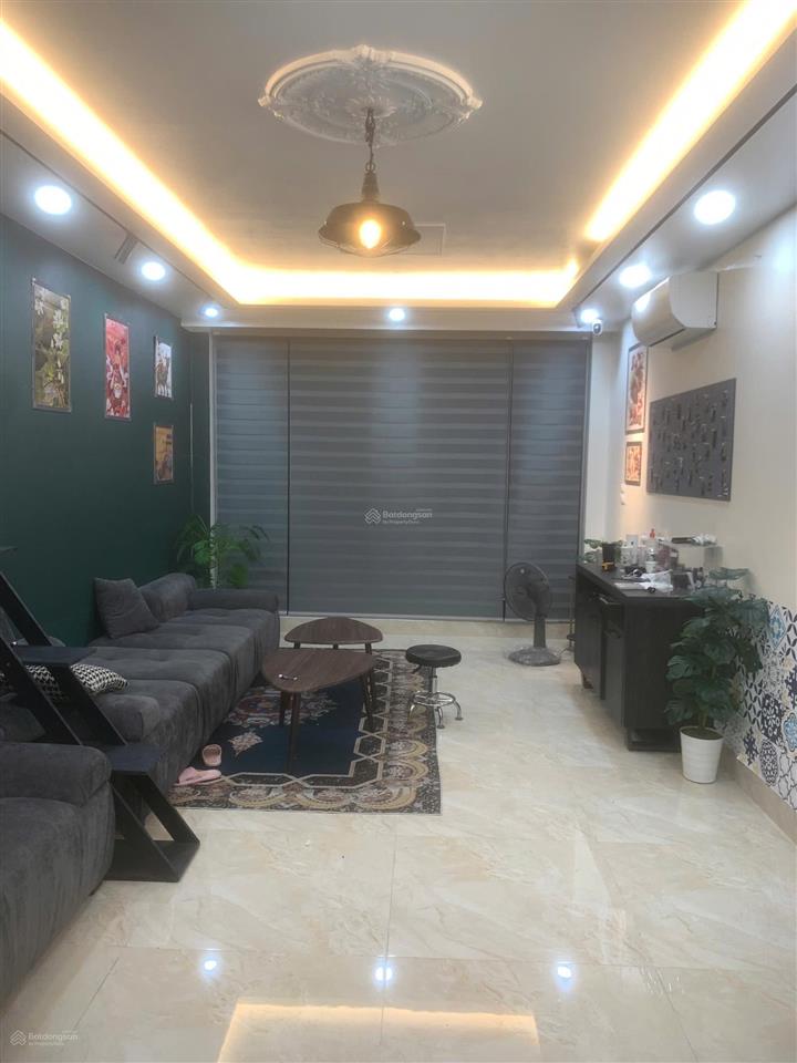 Chính chủ cho thuê nhà nguyên căn 5 tầng mặt phố ngọc thuỵ