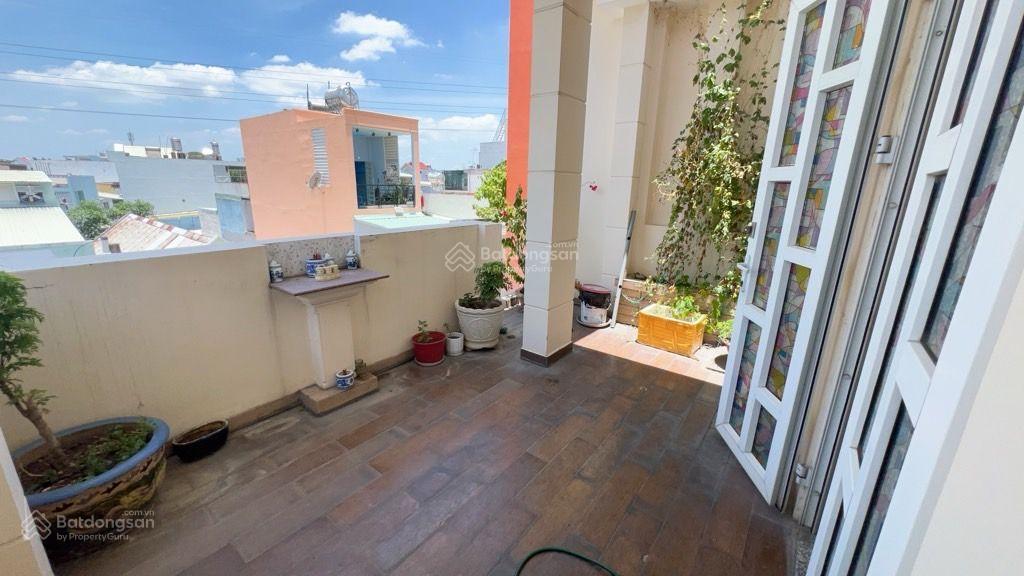 Nhà đẹp phước long a 1 trệt 2 lầu sân xe hơi vị trí cực đẹp