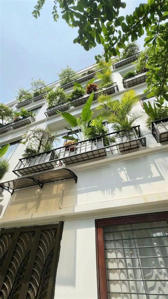Nhà phường yên hoà cầu giấy  49m2 5 tầng thang máy  ô tô qua cửa 12.5 tỷ