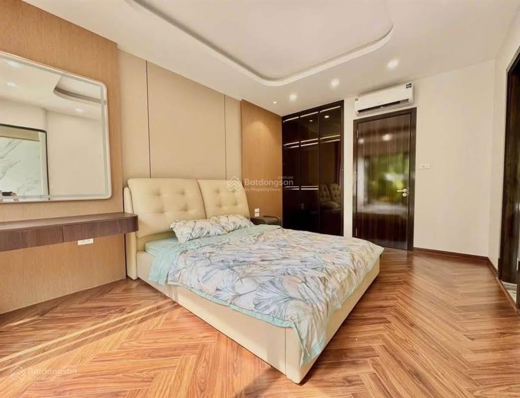 Nhà phường yên hoà cầu giấy  49m2 5 tầng thang máy  ô tô qua cửa 12.5 tỷ