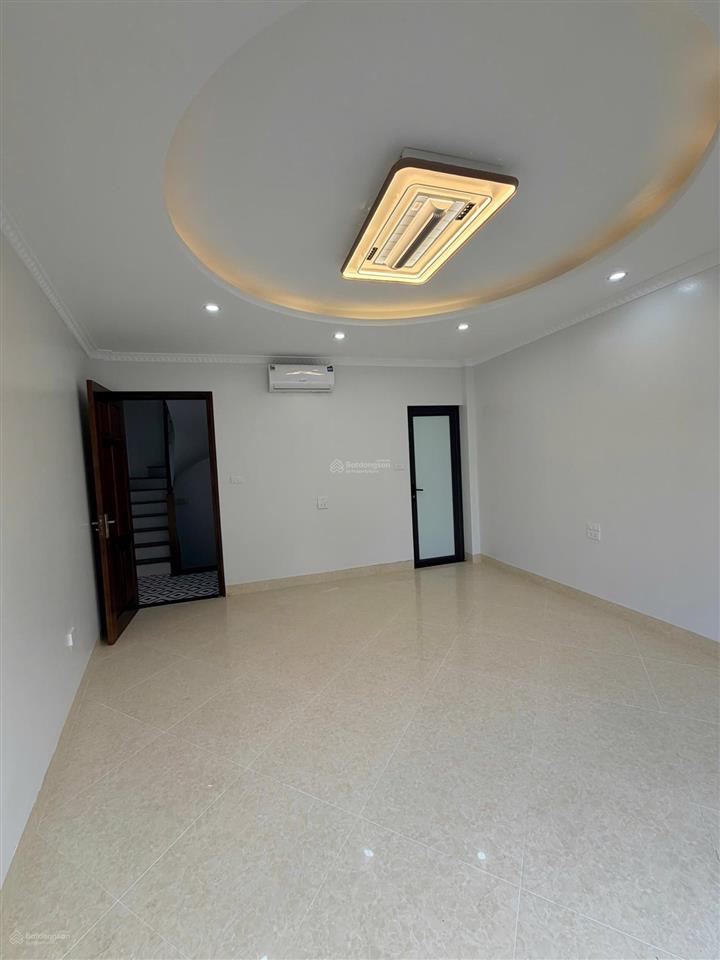 Nhà đống đa  6t thang máy  xây mới 36m 9,2 tỷ  uỷ ban & trường học đầu ngõ