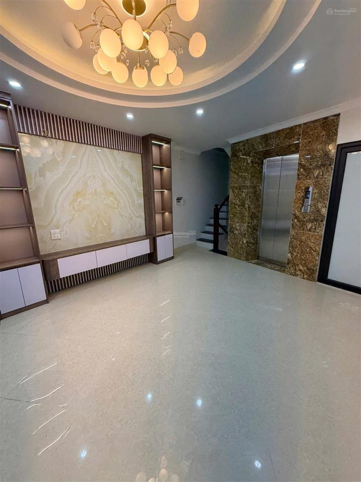 Nhà đống đa  6t thang máy  xây mới 36m 9,2 tỷ  uỷ ban & trường học đầu ngõ