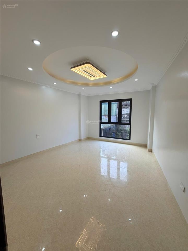 Nhà đống đa  6t thang máy  xây mới 36m 9,2 tỷ  uỷ ban & trường học đầu ngõ