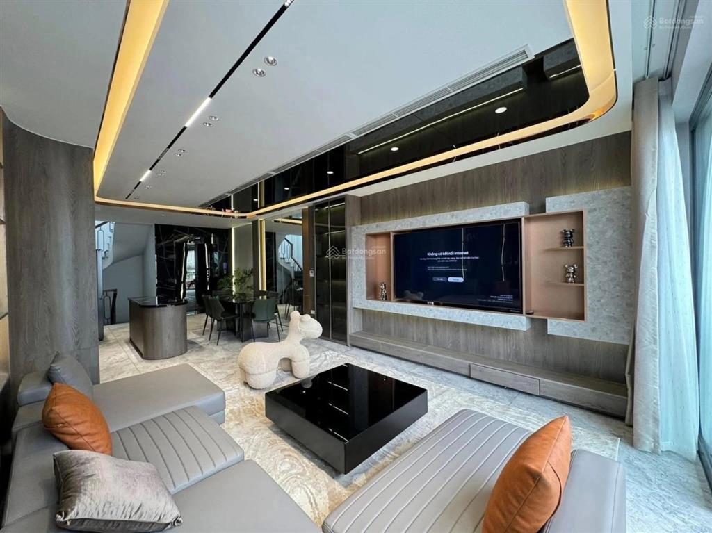 Chuyển công tác bán lại nhà ngã tư sở  6 tầng thang máy  50m mt 4m
