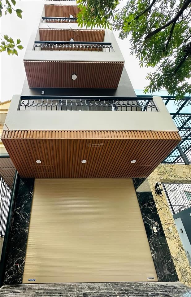 Chuyển công tác bán lại nhà ngã tư sở  6 tầng thang máy  50m mt 4m