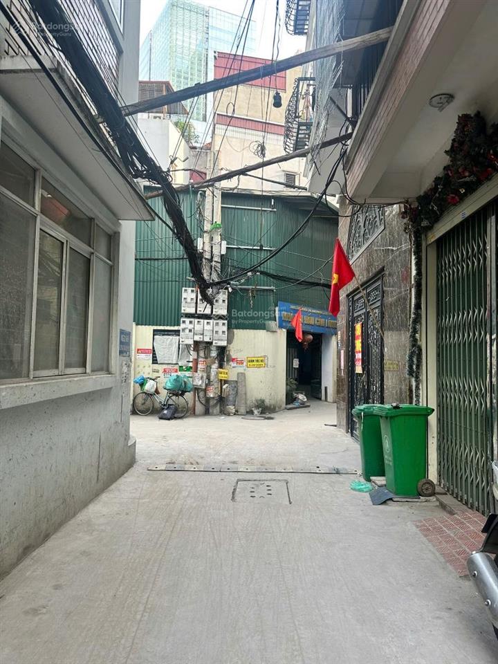 (trong vành đai 2.5) lô góc cầu giấy 48m  6t thang máy  5m ra ngõ vf5  thông trung kính