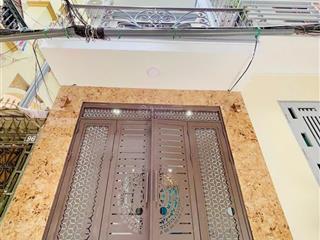 Bán nhà riêng tại ngõ 105 láng hạ, 10,5 tỷ, 24 m2, giá siêu hời chỉ với