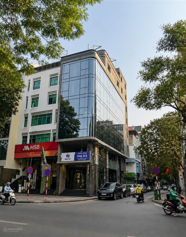 Cho thuê np 8 tầng, 120m2, giá siêu hời 220 triệu tại huỳnh thúc kháng, đống đa