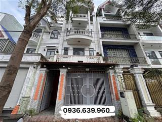 Cho thuê nhà kđt năm sao 1
nhà 3 lầu full nội thất.2 máy lạnh máy nóng lạnh sẵn giá 9tr/ tháng