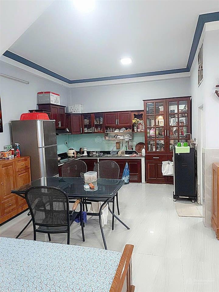 Bán gấp nhà 2 tầng 130m2 chỉ 6 tỷ, hxh 4 chỗ phường tam bình, thủ đức