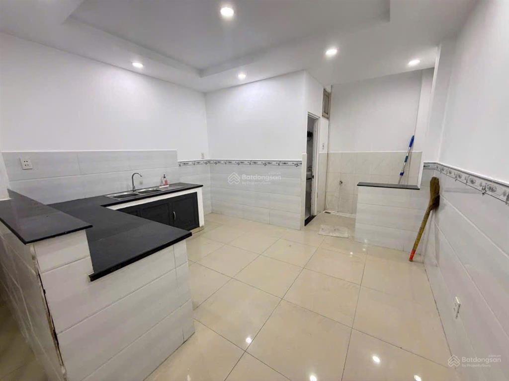 Bán nhà 45m2, 2 tầng, 2pn, vị trí trung tâm quận 8, hxh, âu dương lân p3 q8, giá 4x tỷ (tl)
