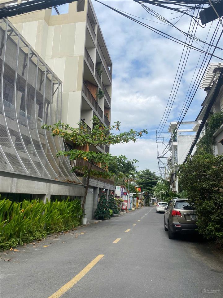 Bán lô đất mt gần xuân thủy, quốc hương, dt 10.79x14.8m, cn 142.2m2, ctxdhầm 6 tầng, giá 41 tỷ tl