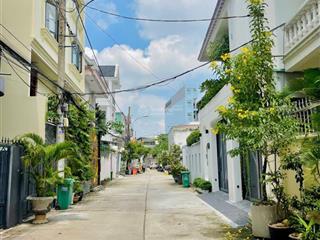 Đất vị trí đẹp, ngang lớn, cách trần não chỉ 100m  dt10x13.7m, cn 132m2, ctxd h6t, giá 33 tỷ tl