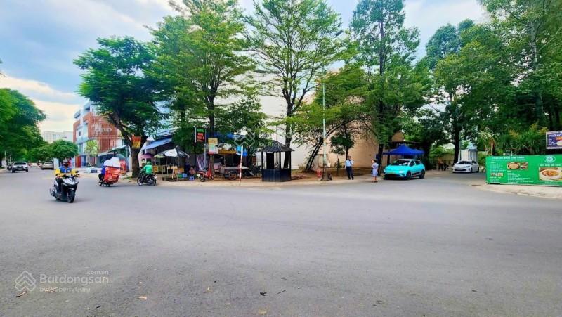 Siêu hiếm lô đất mt xuân thủy, 11x30m2, cn 329m2, ctxd hầm 7 tầng, giá bán 117 tỷ tl