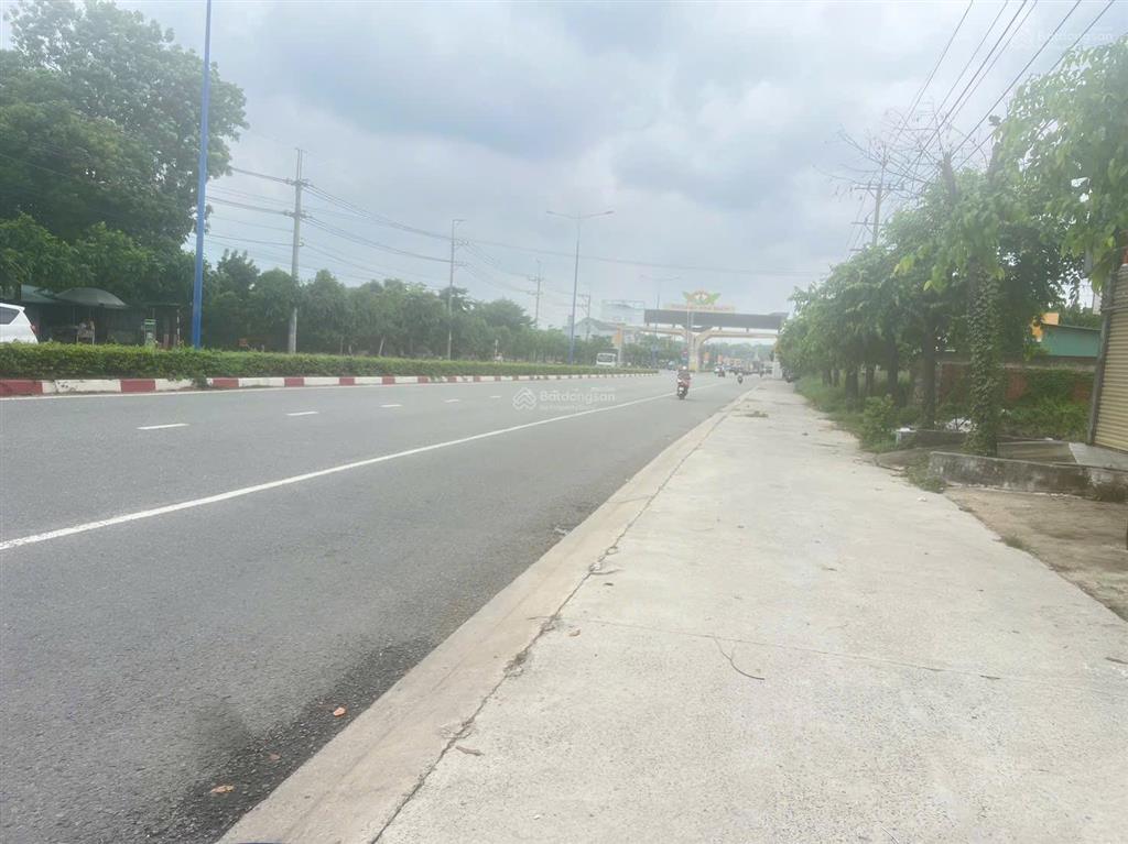 Ngộp bank bán gấp mặt tiền nguyễn văn linh  bình dương  12*50m  10tỷ ** tl 0792 789 *** chính chủ