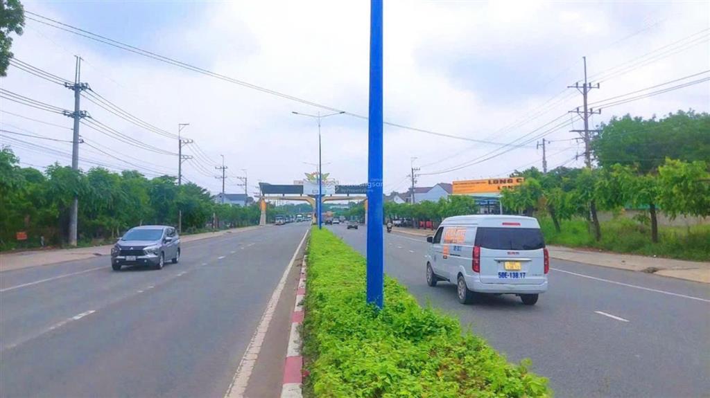 Ngộp bank bán gấp mặt tiền nguyễn văn linh  bình dương  12*50m  10tỷ ** tl 0792 789 *** chính chủ
