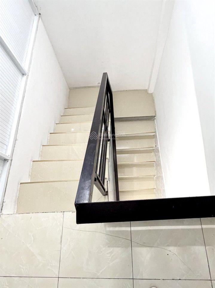 Bán nhà 2 tầng, 4x15.6m, gần chợ tân hương, gần giáo xứ tân hương