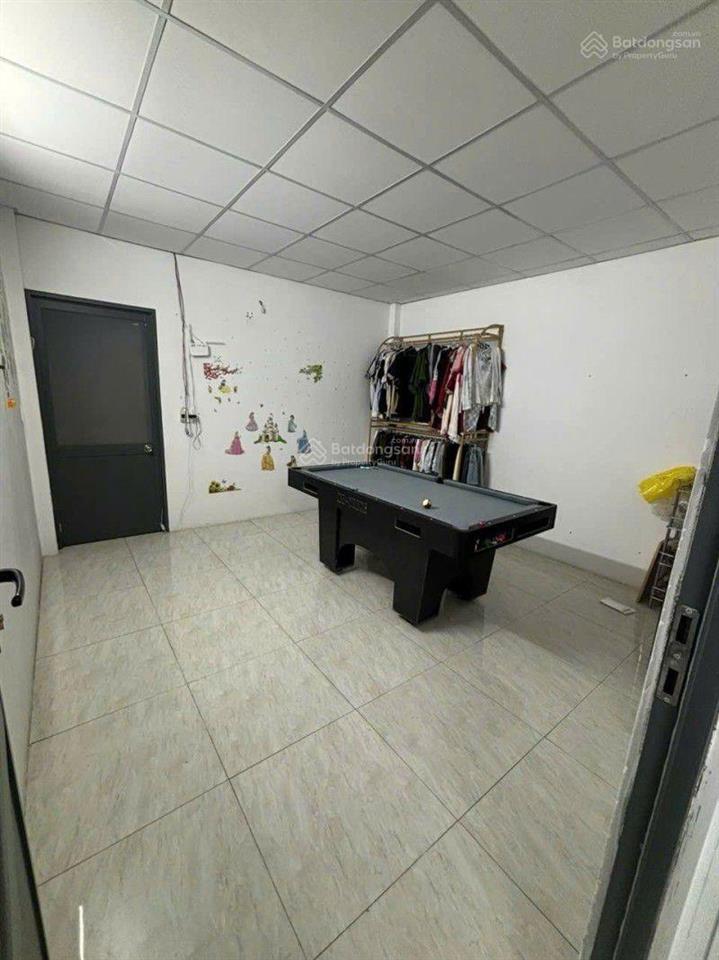 Nhà đẹp quận tân phú, gần nhà thờ tân hương, xe hơi tới nhà, 