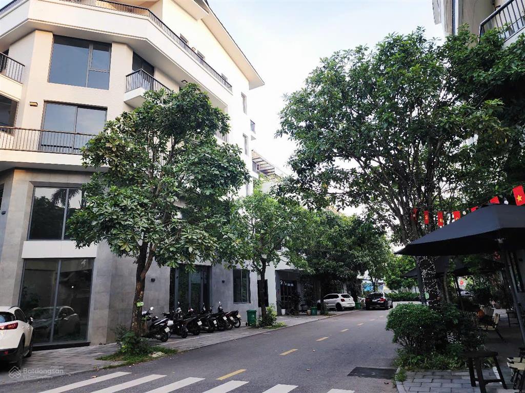 Chính chủ gửi bán nhà xẻ khe thủy trúc, vị trí đẹp tại ecopark