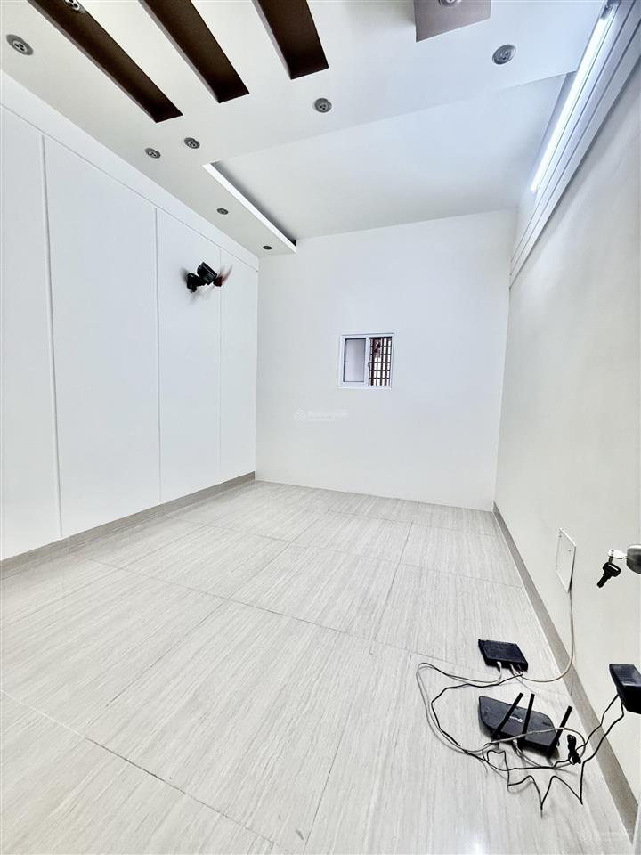 Cho thuê gấp phòng trọ 4 triệu/tháng, 20m2 tại ngô gia tự, p4, q10, hcm