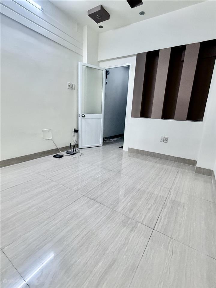 Cho thuê gấp phòng trọ 4 triệu/tháng, 20m2 tại ngô gia tự, p4, q10, hcm