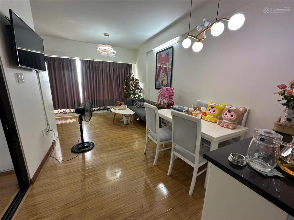 Bán gấp căn hộ flora kikyo,55m2 1+1pn full nội thất, view hồ sinh thái, đã có sổ, giá chỉ 3 tỷ 5 tl