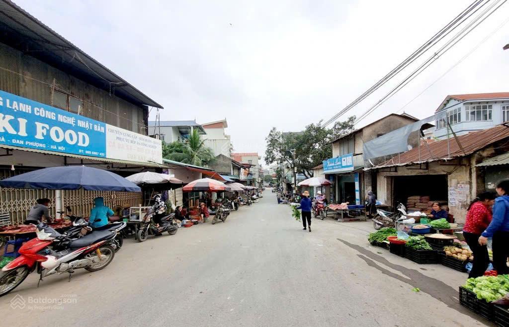 Cho thuê nhà mặt đường kinh doanh 3 tầng mặt tiền 5,5m trục chính liên hà  ô diên