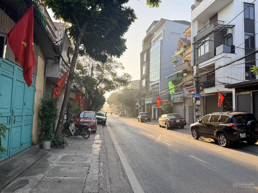 Bán nhà ô tô tránh  gần phố  mặt tiền 8,7m bề thế  đất rộng hiếm có tại thôn đức lâm, xã thư lâm